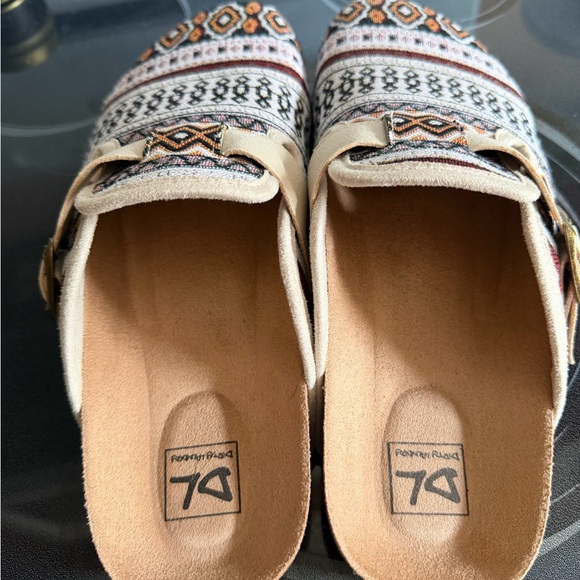 Dirty Laundry Multicolor Patterned Clogs - Picture 2 of 4